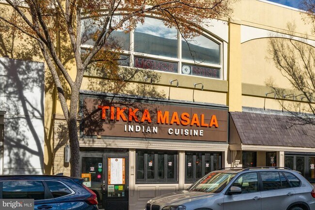 Building Photo - 4915 Hampden Ln