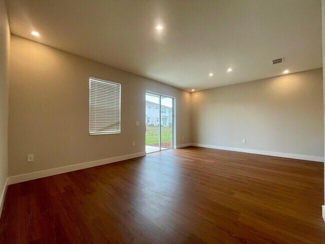 Building Photo - 6159 Park Promenade Way