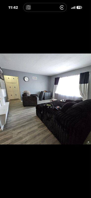 Building Photo - 149 E 1st St