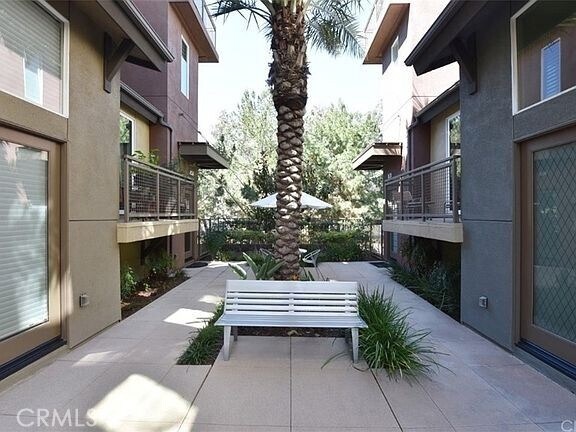 Building Photo - 533 Rockefeller