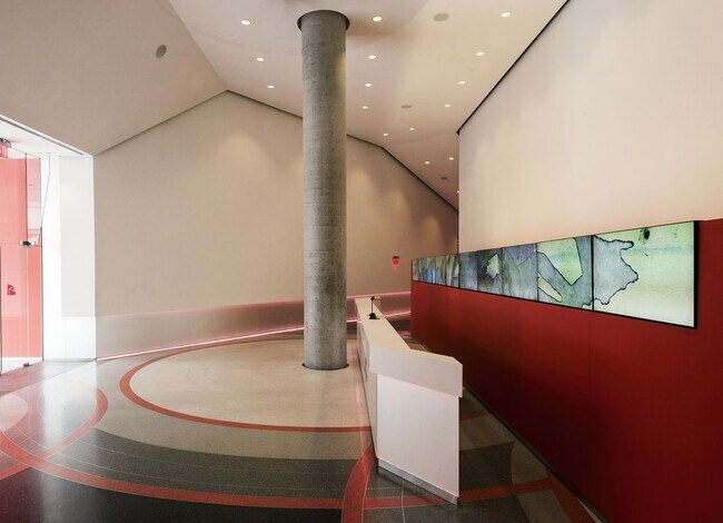 Building Photo - 550 W 54th St