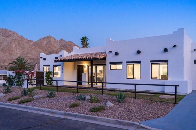 Primary Photo - 54525 Avenida Obregon