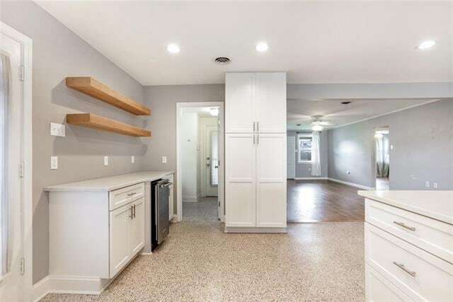 Building Photo - 561 E William David Pkwy