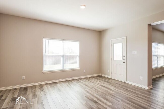 Building Photo - 11010 Yonder Flts