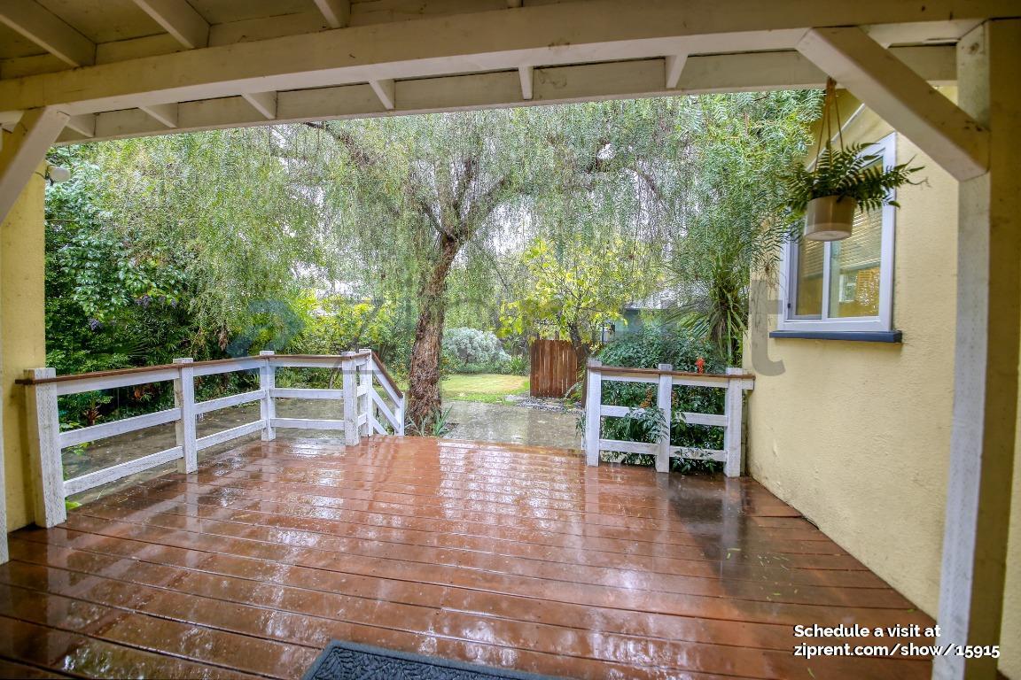 Building Photo - 5142 Balboa Blvd