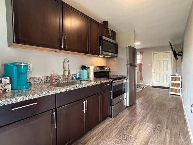 Building Photo - 1412 E 35th St