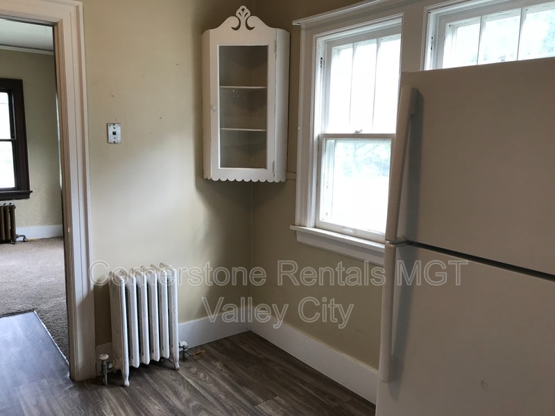 Building Photo - 264 College St SE