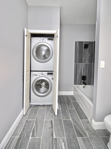 Building Photo - 3526 Vista Ave