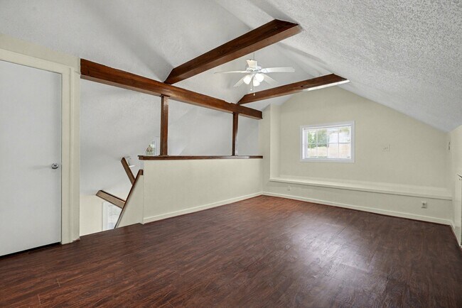 Building Photo - 2323 Park St