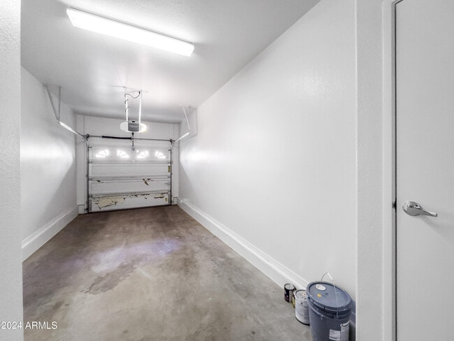 Building Photo - 2150 W Alameda Rd