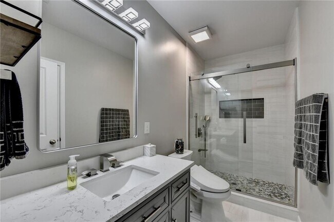 Building Photo - 11653 Parkside Ave