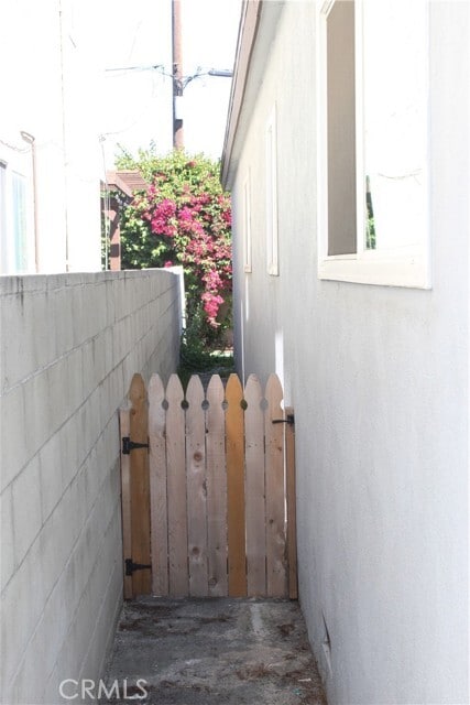 Building Photo - 14808 Kingsdale Ave