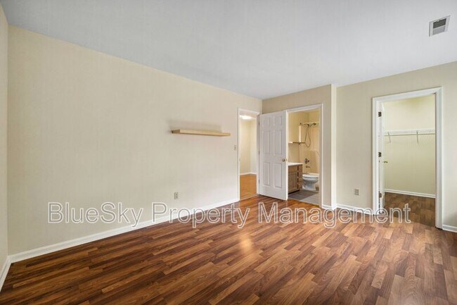 Building Photo - 1676 Royal Oak Ct