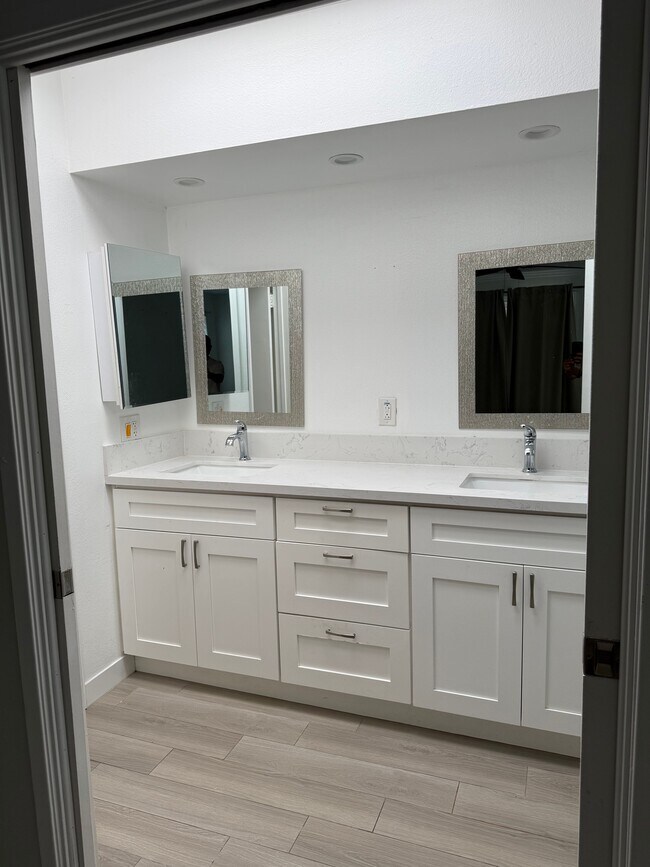 Building Photo - 9422 Krepp Dr