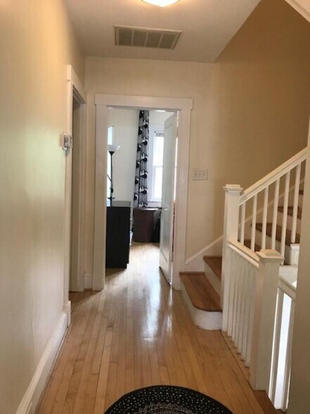 Building Photo - 5335 42nd Pl NW