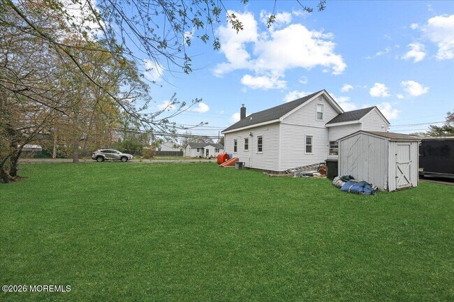 Building Photo - 506 Lloyd Rd