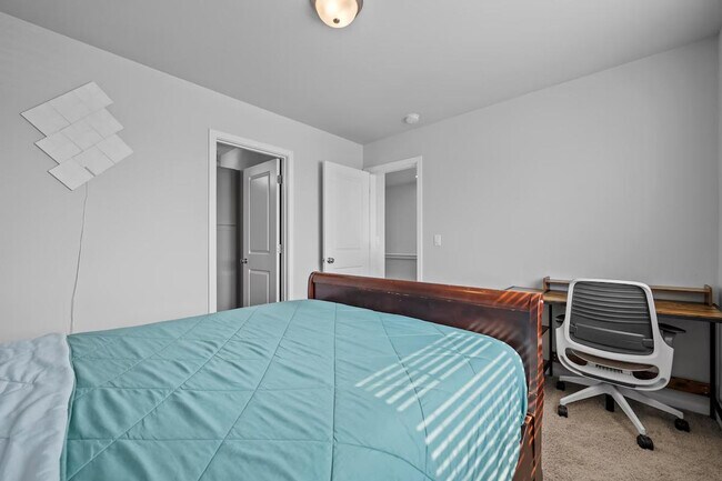 Building Photo - 5324 Remington Dr