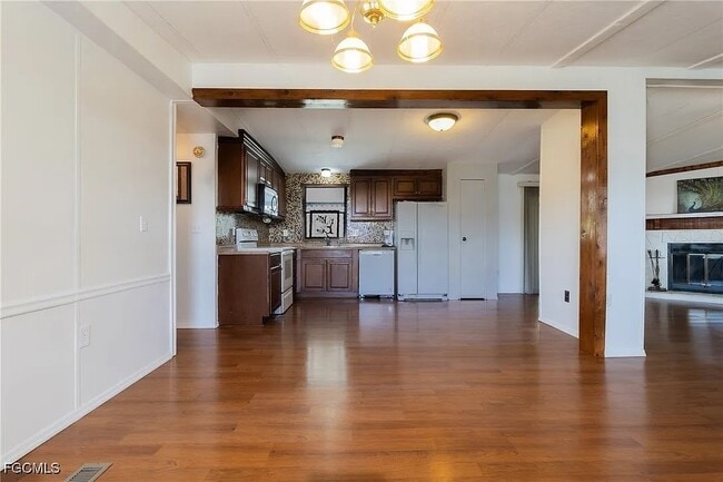 Building Photo - 5370 Country Field Cir