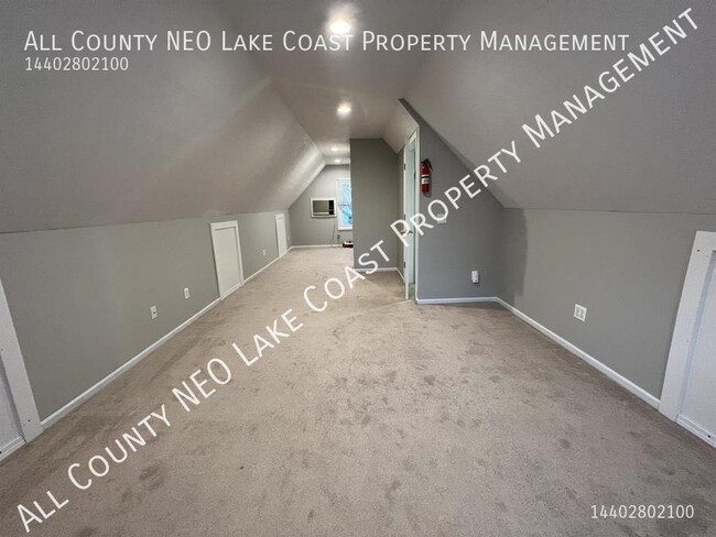 Building Photo - 1250 Lakeland Ave