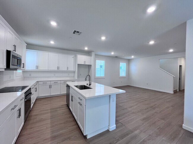 Building Photo - ***NEW BUILD IN LOMA LINDA***