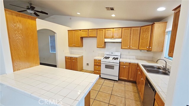 Building Photo - 16528 Avenida Mirola