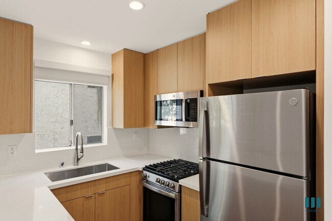 Interior Photo - Overland Century