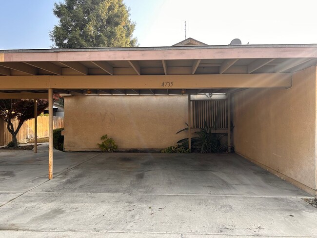 Building Photo - Cute Condo for Rent in Visalia!