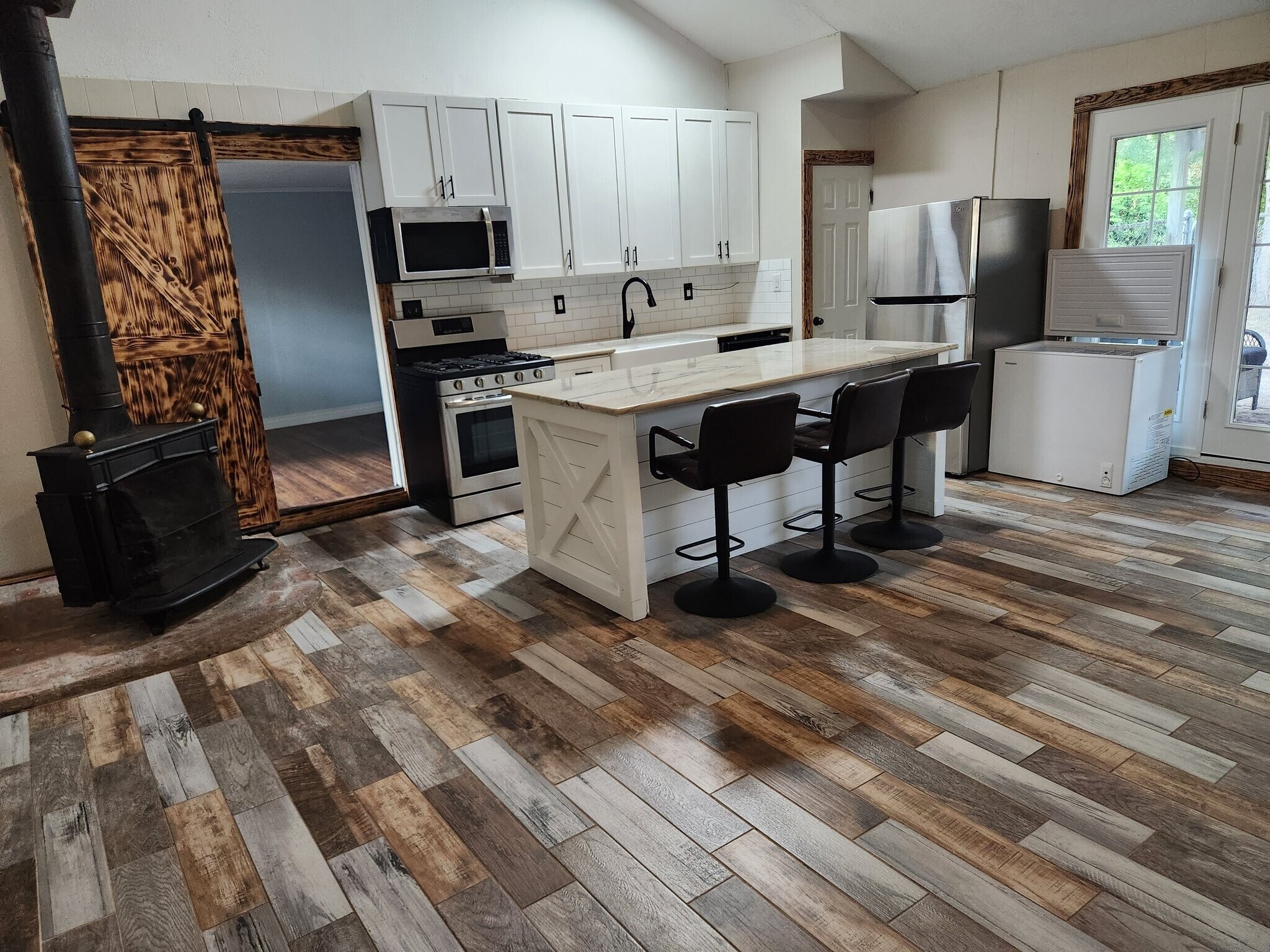 Building Photo - 106 E Southfield Rd