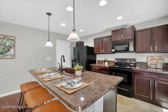 Building Photo - 12190 Alexandra Dr