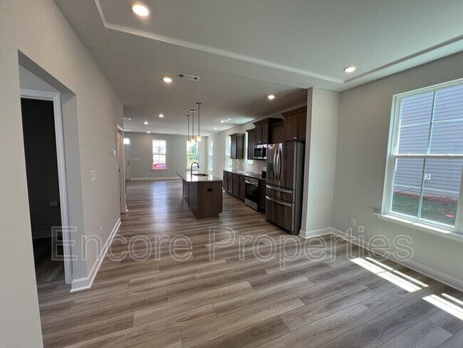 Building Photo - 284 White Oak Gdn Wy