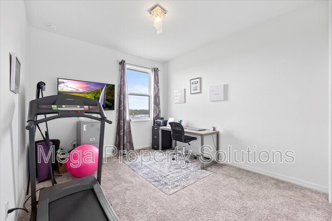 Building Photo - 12195 Stirrup Dr