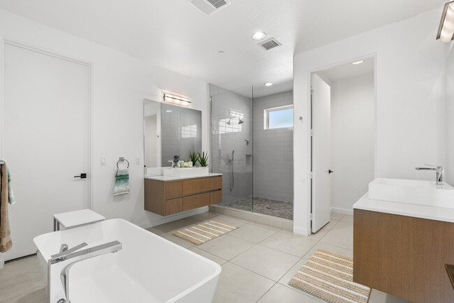 Building Photo - 57887 Salida del Sol