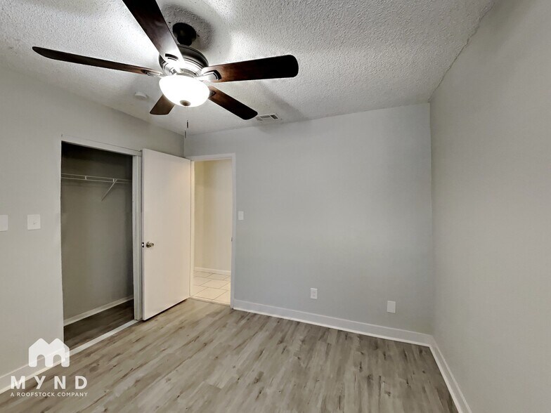 Building Photo - 2001 Verdinal Dr