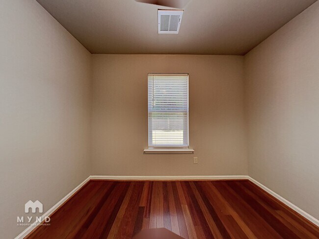 Building Photo - 3088 Rosewalk Dr