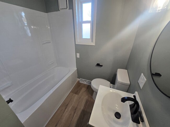 Building Photo - VIDEOTOUR: 3-Bedroom Country home with Garage and more! PETS WELCOME