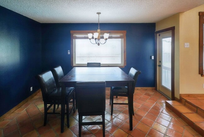 Building Photo - Charming and Centrally Located Home Now Available with Inground Pool. Realtor Commmission:$750