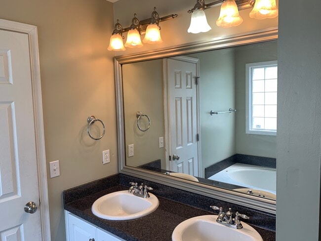 Building Photo - 344 Brushfire Dr