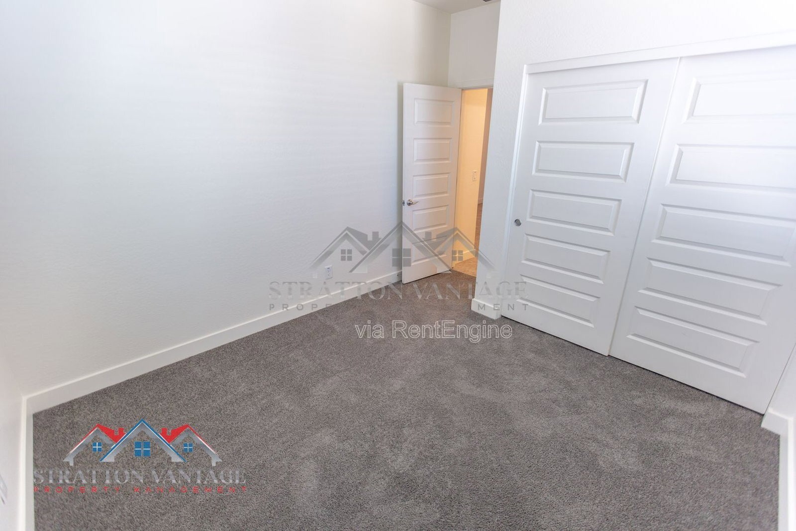 Building Photo - 16264 W Canterbury Dr