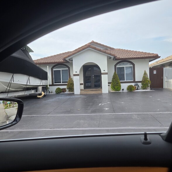 Primary Photo - 9752 NW 126th Terrace