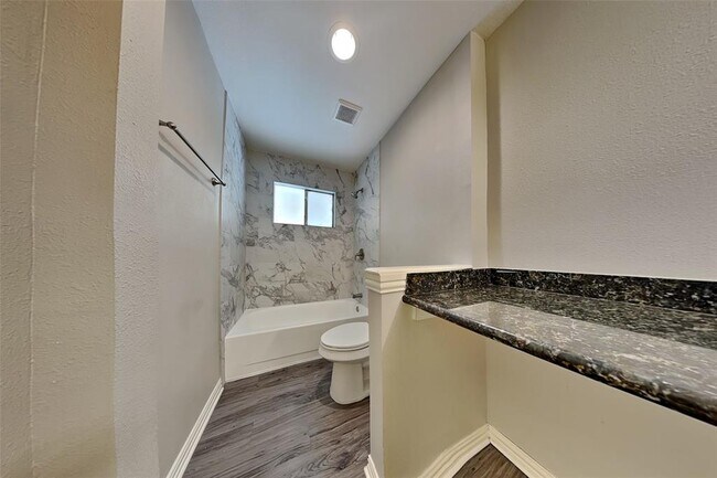 Building Photo - 10103 Golden Meadow Dr