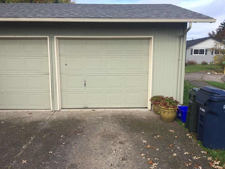 Building Photo - 520 N 38th Pl