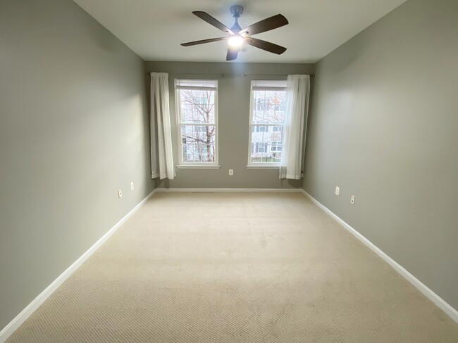 Building Photo - 2465 Army Navy Dr