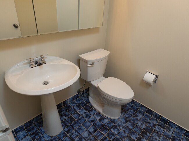 Building Photo - Wonderful 3 Bedroom, 2.5 bath, Updated Townhouse, in Danville!
