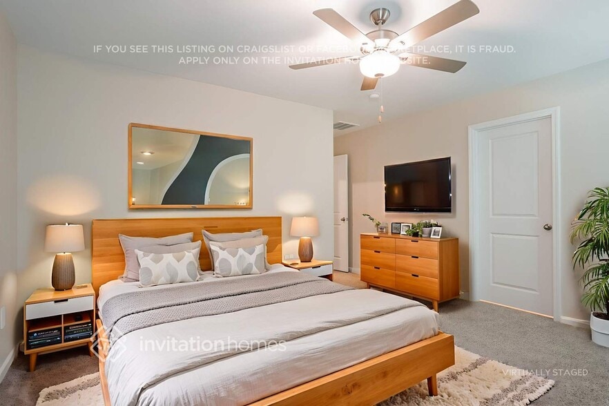 Building Photo - 811 Holiday Pk Ln