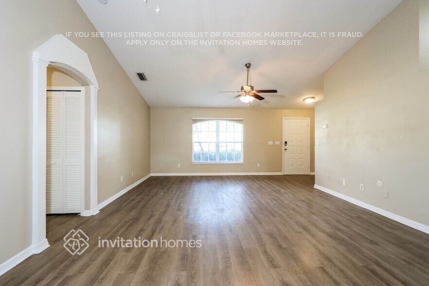 Building Photo - 624 Sheridan Woods Dr