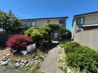 Building Photo - Move-In Special! 1/2 Month off Rent! 2 Bed 2 Bath Waterfront Condo in Sandy Point