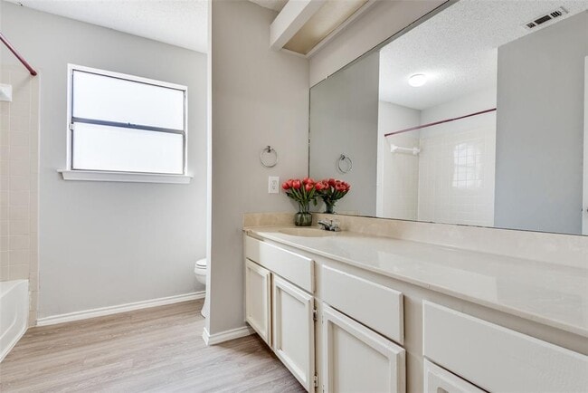 Building Photo - 1314 Mulberry Way