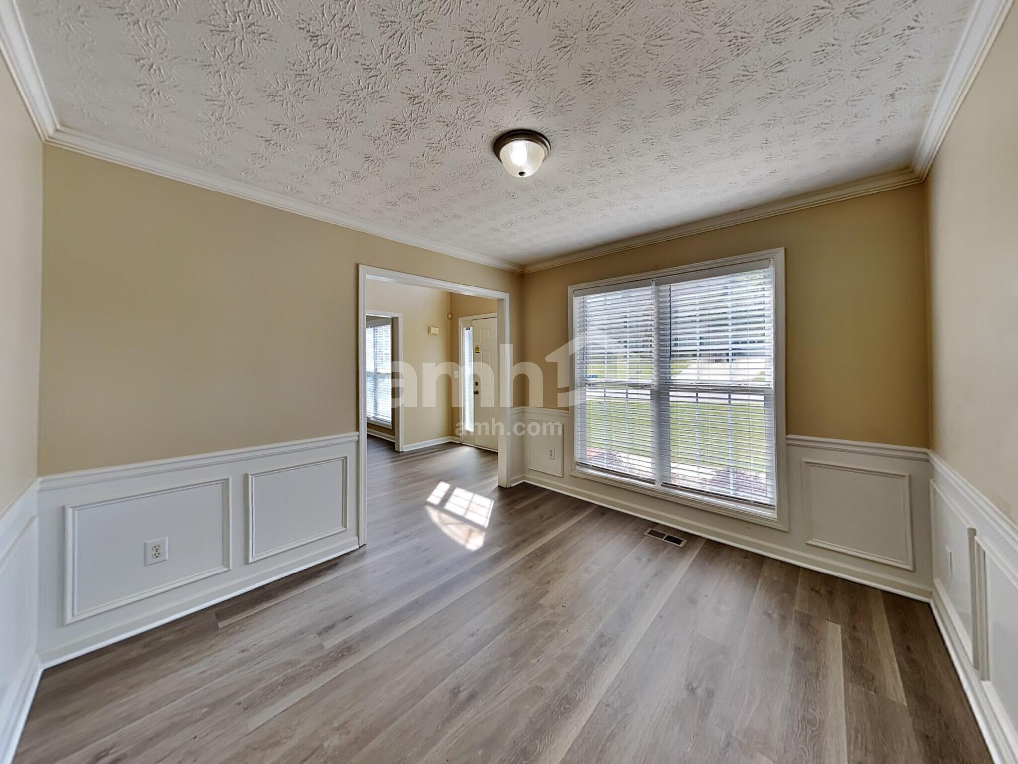 Building Photo - 881 Simon Park Cir