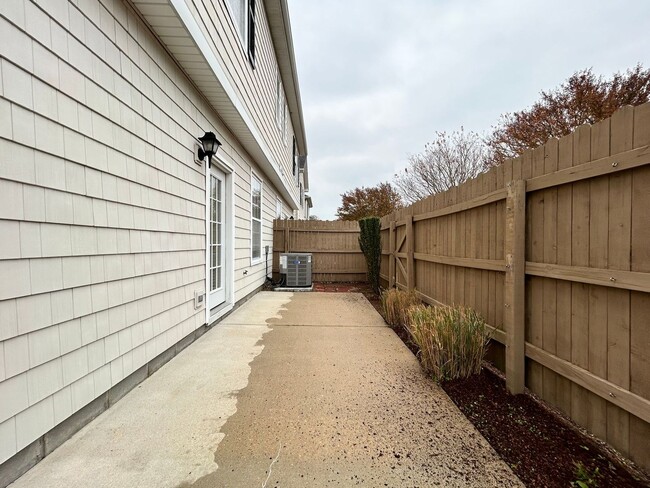 Building Photo - Welcome to this charming house "ASK ABOUT OUR ZERO DEPOSIT"