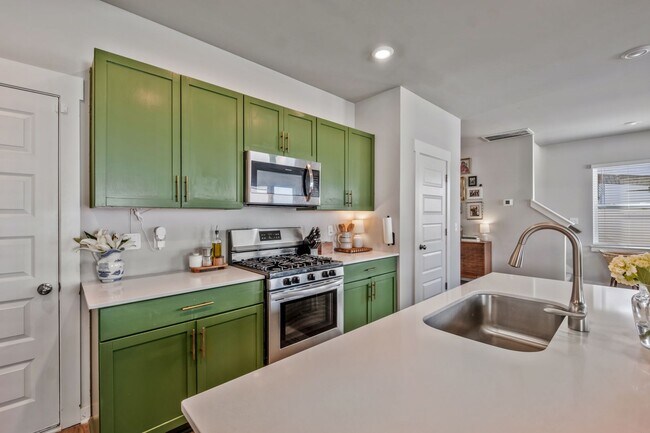 Building Photo - 1006 Baltusrol Ln